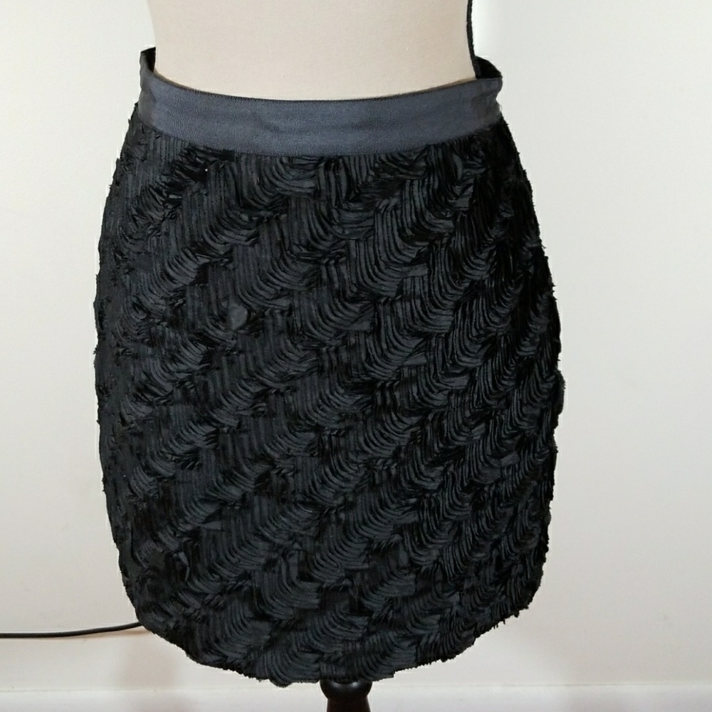 Club Monaco texturized black skirt. Size 6
